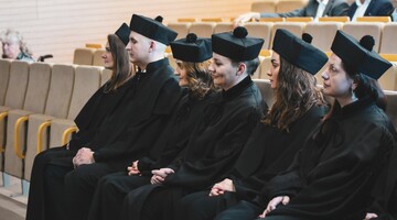 ROZDANIE DYPLOM&Oacute;W DOKTORSKICH