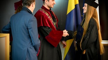 Uroczystość wręczenia dyplom&oacute;w doktorskich 2023/2024