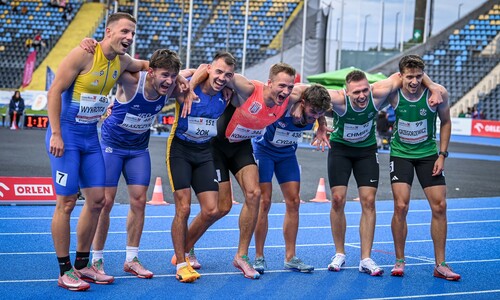 Finaliści biegu na 200m
