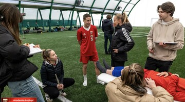 Ekspercki system wsparcia trener&oacute;w przygotowania motorycznego i fizjoterapeut&oacute;w