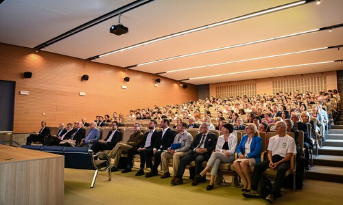 Aula wypełniona uczetnikami konferencji
