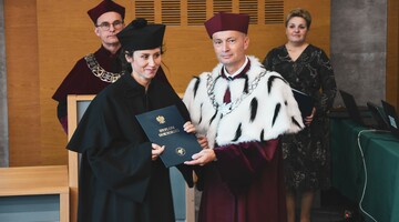 ROZDANIE DYPLOM&Oacute;W DOKTORSKICH