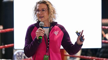  dr hab. Dorota Groffik prof. AWF Katowice podczas wykładu pt.:P Dlaczego WF powinno być najważniejszą lekcją w szkole?!