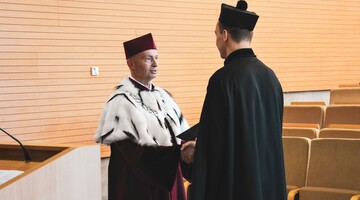 ROZDANIE DYPLOM&Oacute;W DOKTORSKICH