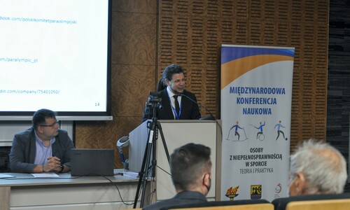 Osoby z niepełnosprawnością w sporcie &ndash; teoria i praktyka