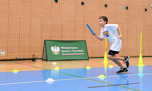 uczestnik wydarzenia w trakcie biegu sztafetowego