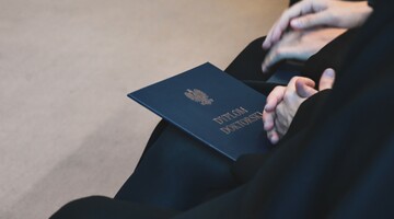 ROZDANIE DYPLOM&Oacute;W DOKTORSKICH