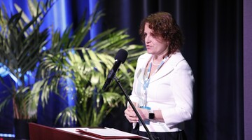 prof. dr hab. n.med. Andrzej Małecki i dr hab. Izabela Zając-Gawlak, prof. AWF Katowice podczas wystąpienia na ICEQ