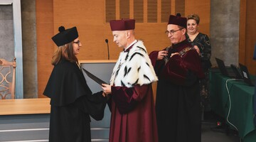 ROZDANIE DYPLOM&Oacute;W DOKTORSKICH