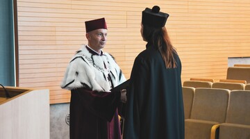 ROZDANIE DYPLOM&Oacute;W DOKTORSKICH