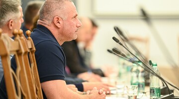 Uczestnicy spotkanie podczas podpisania umowy pomiędzy AWF a PZN