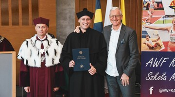 ROZDANIE DYPLOM&Oacute;W DOKTORSKICH