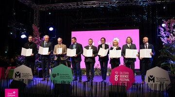 rektorzy podpisujący Deklarację Miasta Nauki