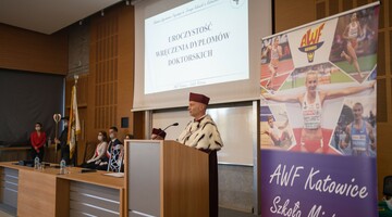 Uroczystość wręczenia dyplom&oacute;w doktorskich 2021