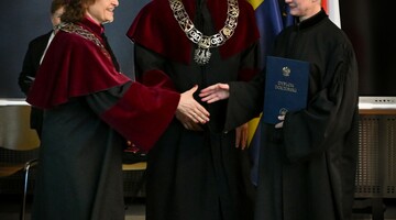 Uroczystość wręczenia dyplom&oacute;w doktorskich 2023/2024