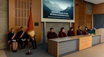 Uroczystość wręczenia dyplom&oacute;w doktorskich 2023/2024