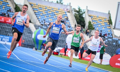 Artur Łęczycki w trakcie biegu eliminacyjnego na 100m