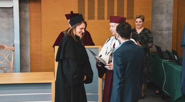 ROZDANIE DYPLOM&Oacute;W DOKTORSKICH