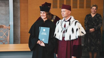 ROZDANIE DYPLOM&Oacute;W DOKTORSKICH