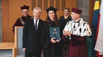 ROZDANIE DYPLOM&Oacute;W DOKTORSKICH