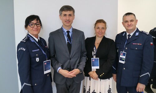 Zdjęcie przedstawicieli AWF Katowice oraz Policji 