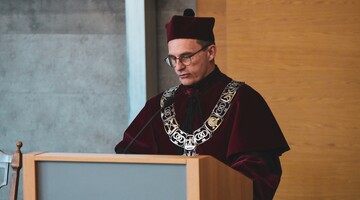 ROZDANIE DYPLOM&Oacute;W DOKTORSKICH