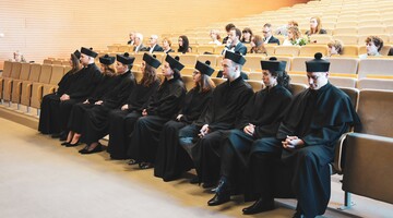 ROZDANIE DYPLOM&Oacute;W DOKTORSKICH