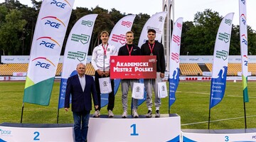 Podium AMP w skoku o tyczce - Bartosz Marciniewicz na 1. miejscu